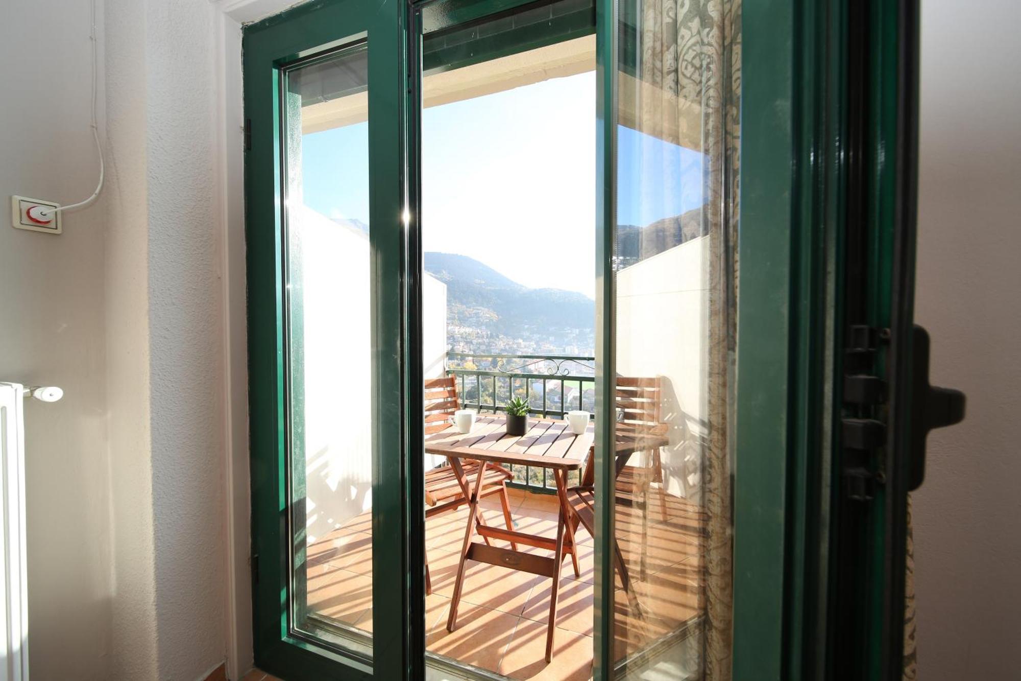 Hotel Lecadin Karpenisi Екстер'єр фото