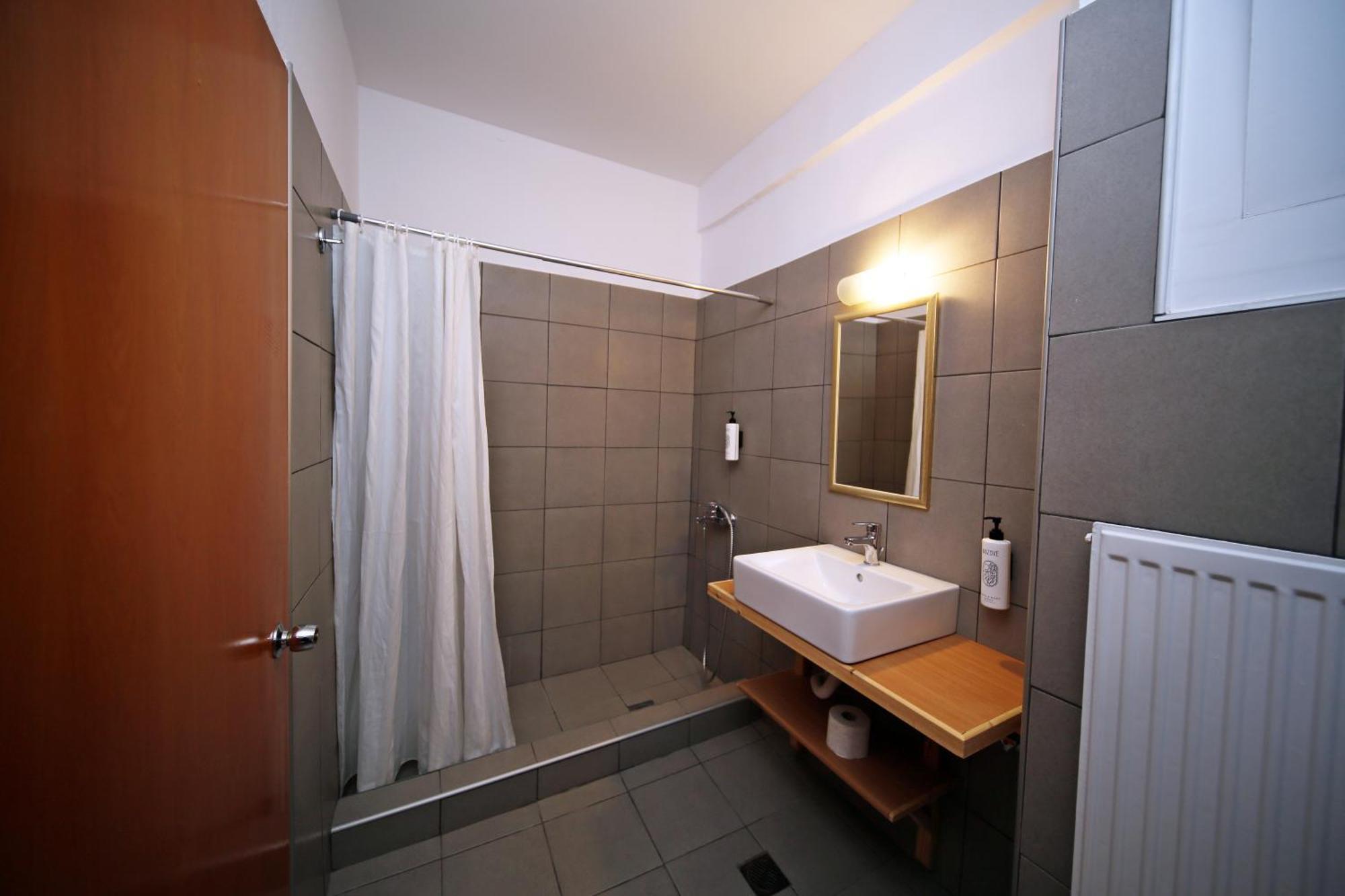 Hotel Lecadin Karpenisi Екстер'єр фото