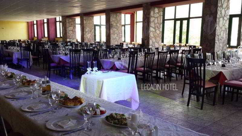 Hotel Lecadin Karpenisi Екстер'єр фото